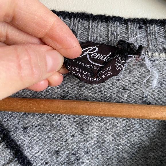 Vintage Rendale Pure Shetland Wool V-Neck Knit Sweater - Picture 3 of 3